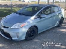 2015 Toyota Prius 4-Door Hybrid Sedan Runs & Moves) (Drivers Side Controller Does Not Work On All Wi