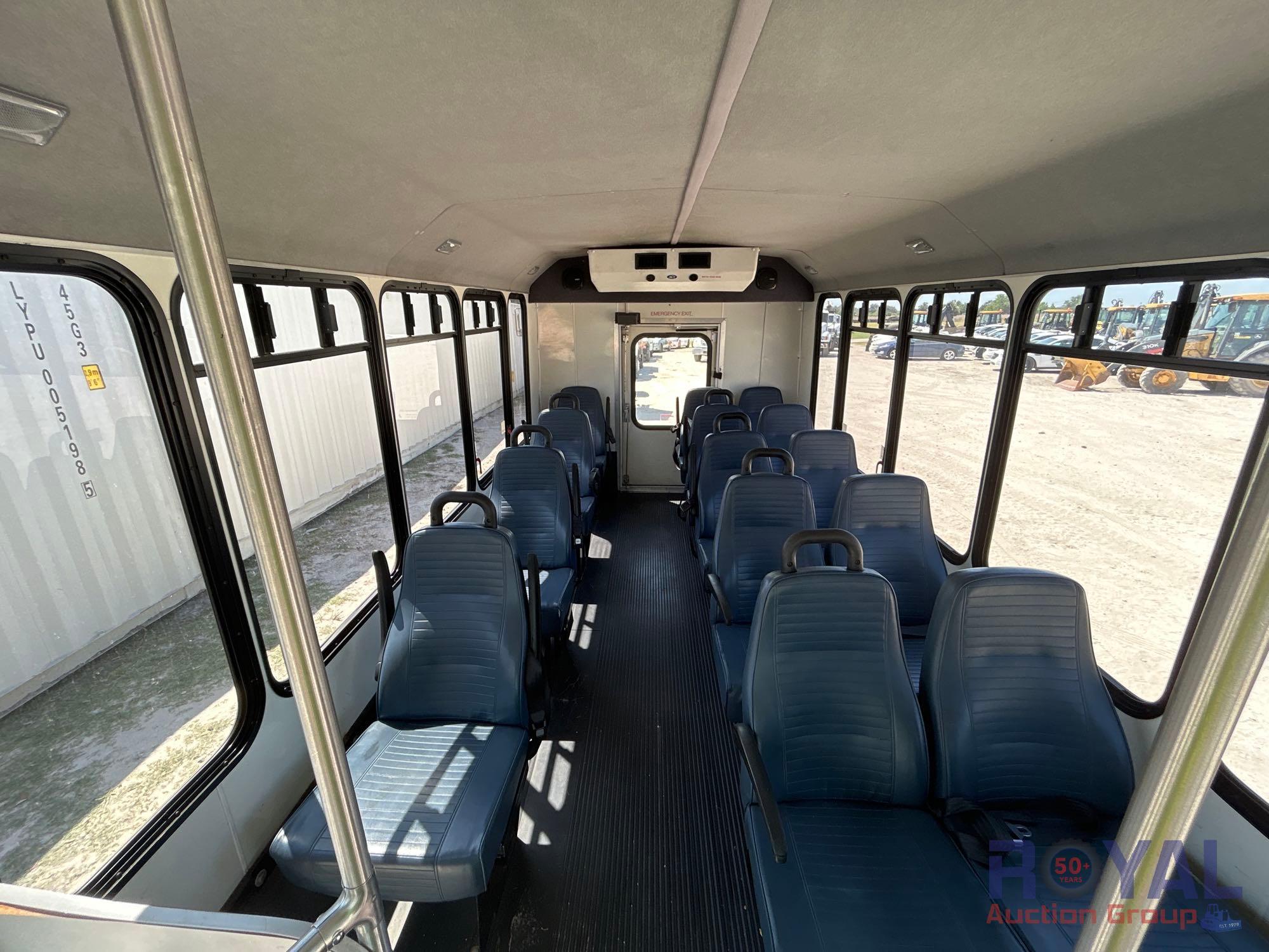 2013 Ford E350 15 Passenger Bus