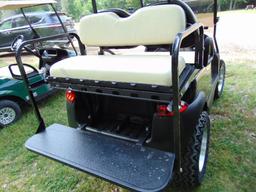 2013 CLUB CART W/ CHARGER