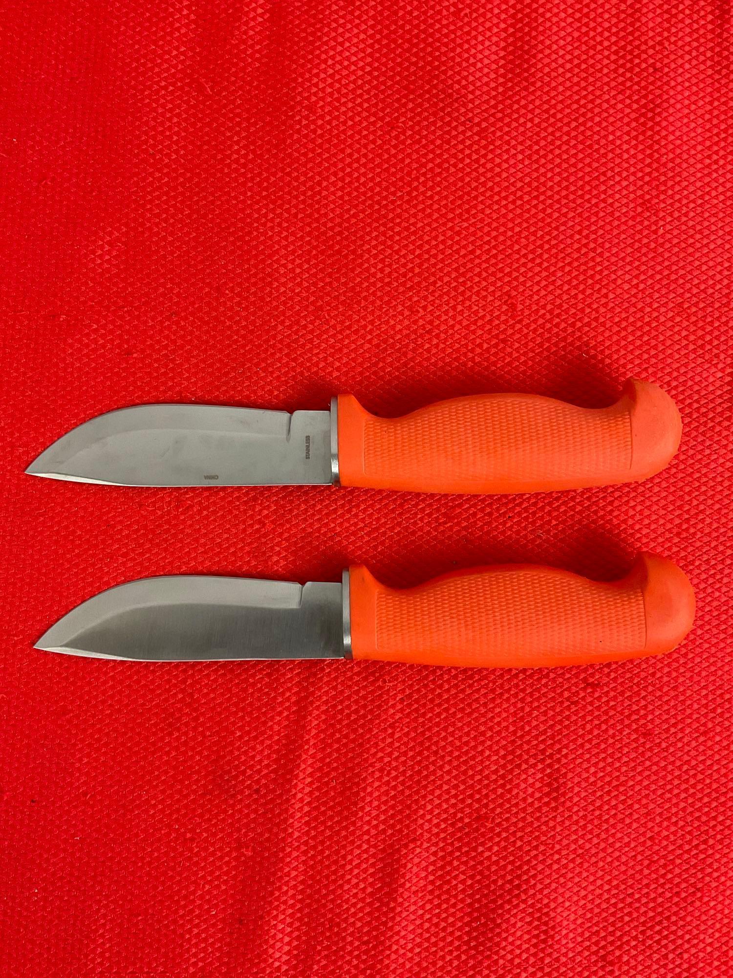 2 pcs Rite Edge 4" Hunter's Choice Hunting Knives Model 210978 w/ Nylon Sheathes. NIB. See pics.