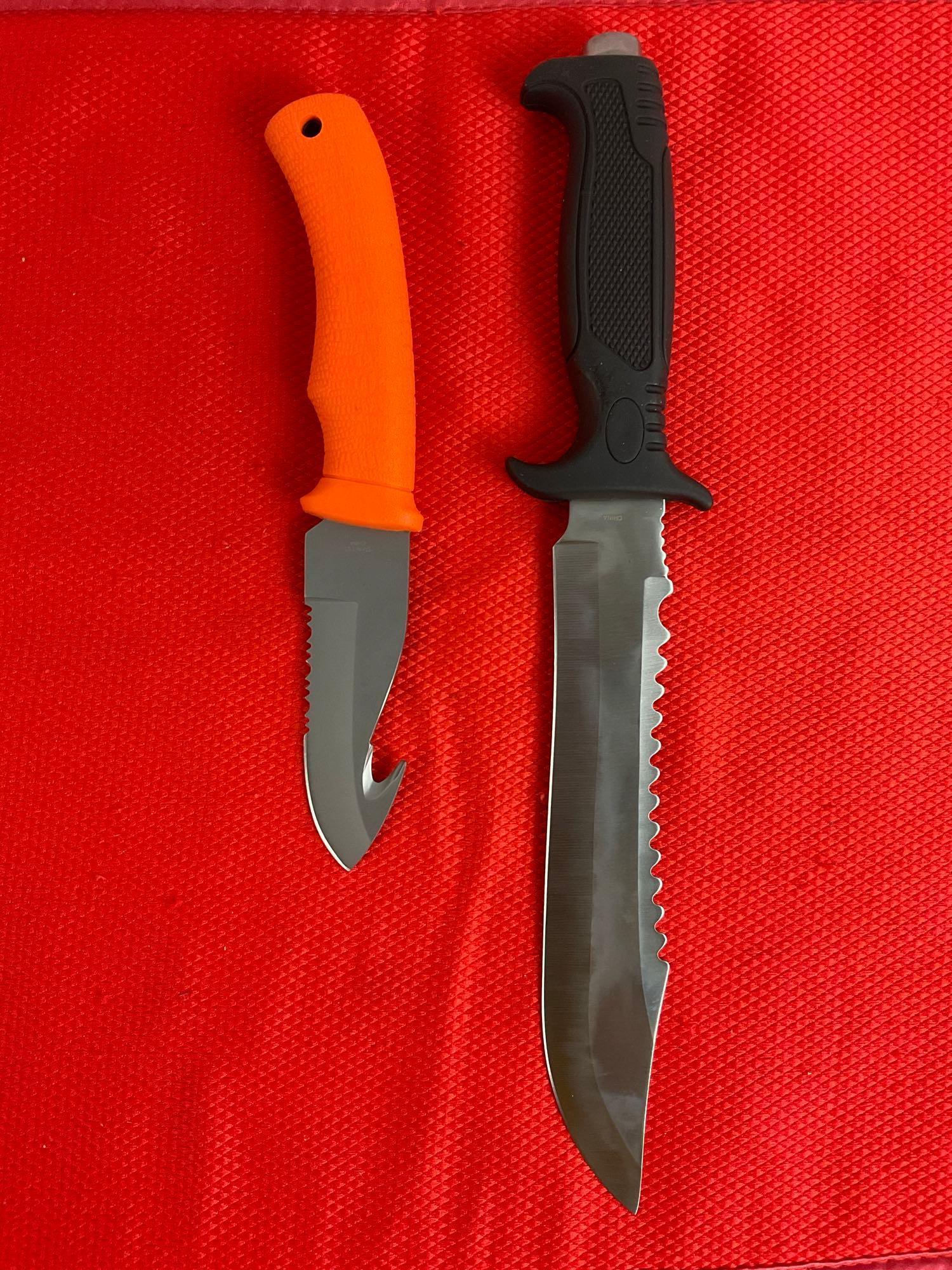 2 pcs Steel Fixed Blade Hunting Knives w/ Canvas Sheathes. Gator Guthook. Extreme Gator. NIB. See