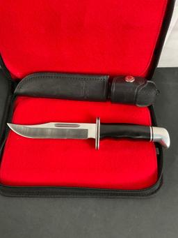 2x Buck Fixed Blade Knives in Sheathes - incl Buck 100 Year Knife & Buck 118 Knife - See pics