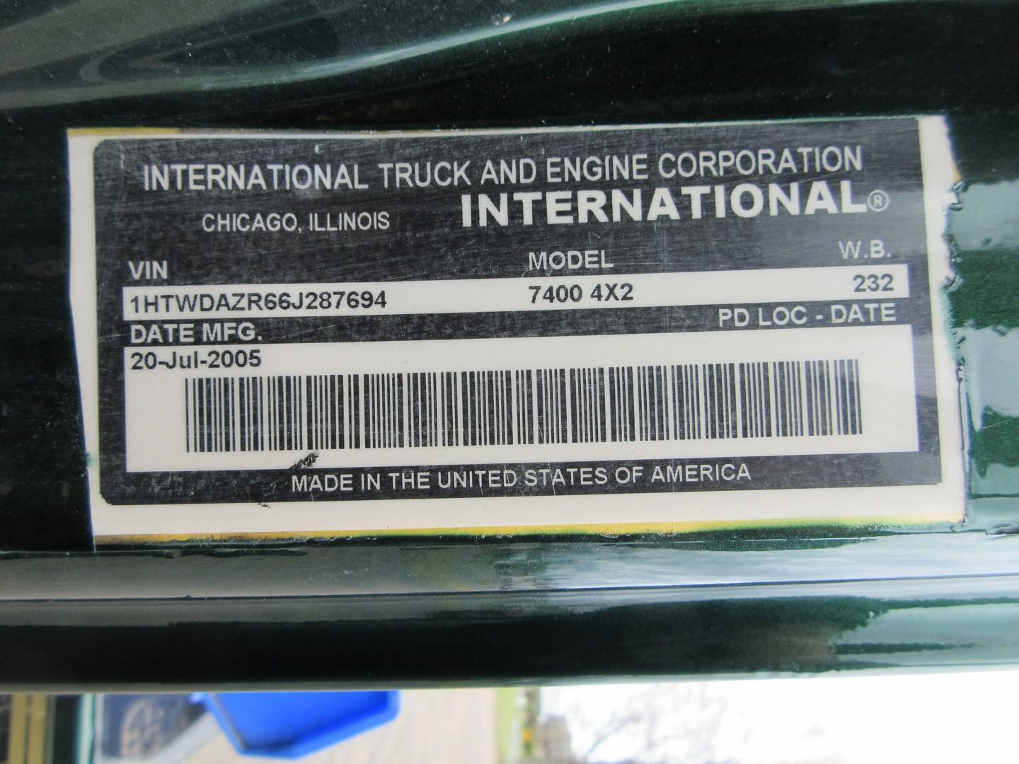 2006 International 7400 S/A Vac Truck