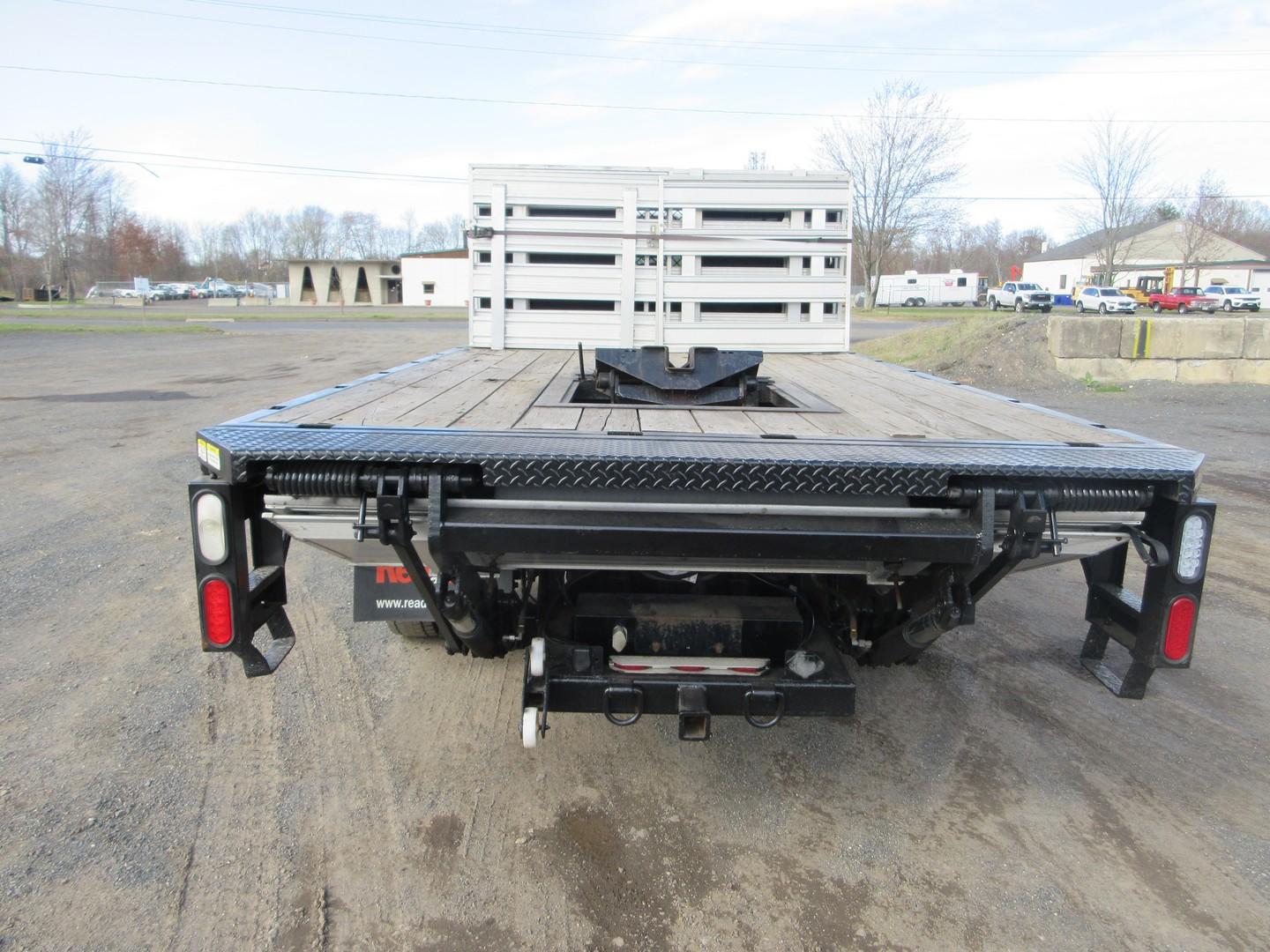 2013 Ford F-550 XL S/A Flatbed Truck