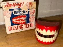1949 Yakity-Yak Chattering Talking Teeth in Original Box