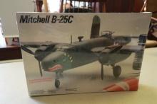 Italeri Mitchell b-25C Model Kit