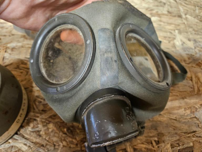 Rare Nazi Germany WW2 Gas Mask Set in Canister