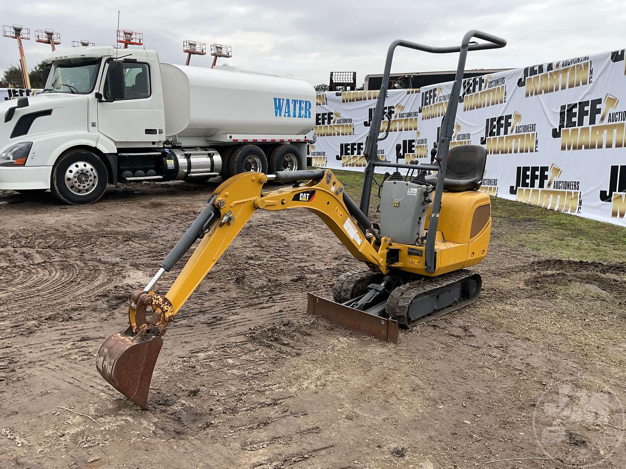 2013 CATERPILLAR 300.9D MINI EXCAVATOR SN: CAT3009DTLJM00915