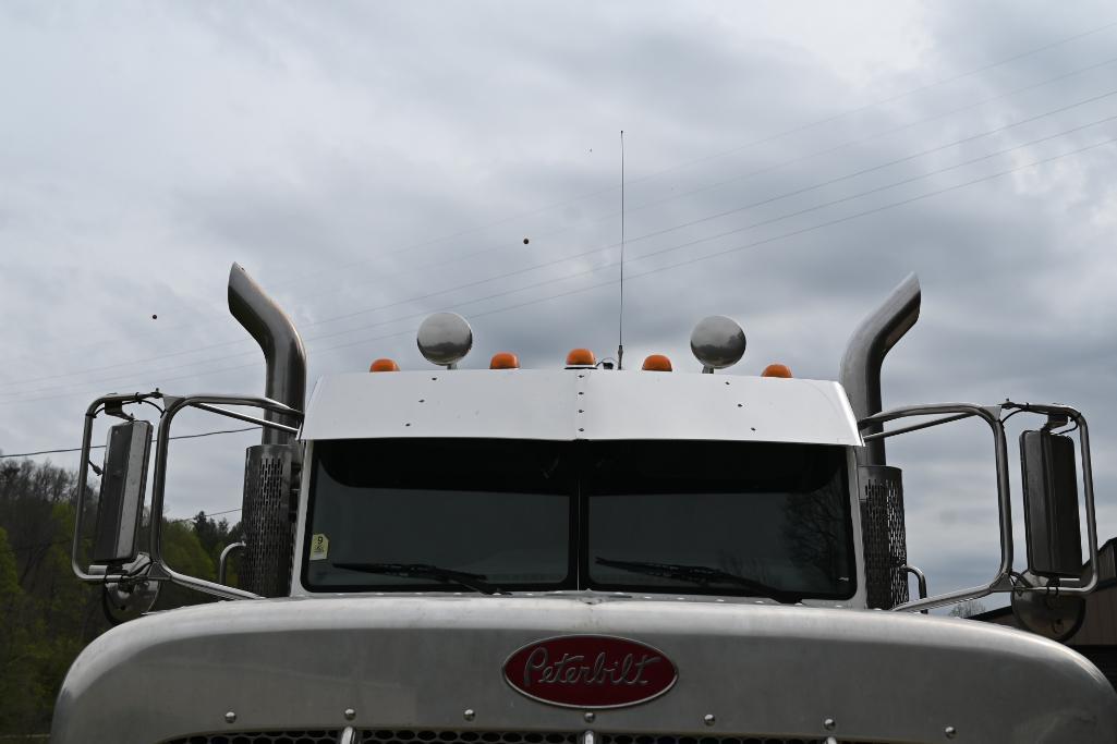 2019 Peterbilt 389 Truck