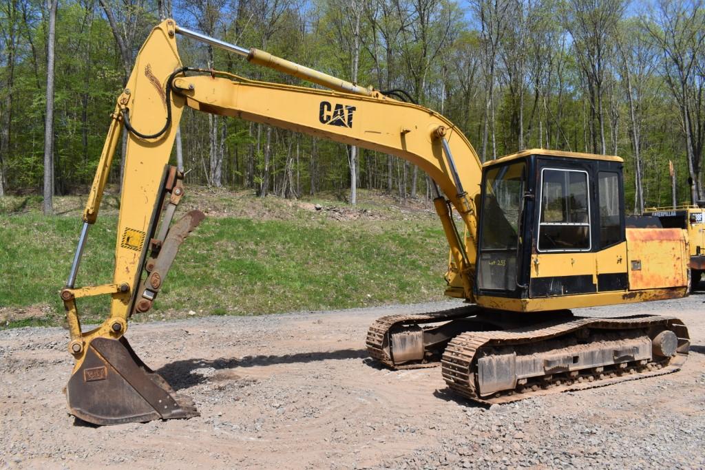 CAT E120B Excavator