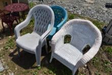 5 Outdoor Chairs