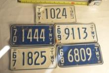 5 Vintage Throughway License Plates