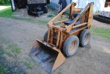 Case 1816B Skidloader with 43" bucket, has Tecumseh gas engine, new battery, runs & drives