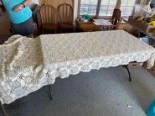 Table cloth, approx. 10' long. Nice......Shipping