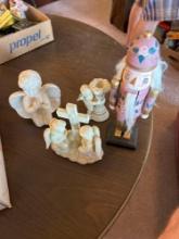 Ceramic Pink Boot, Various Men and Lady Porcelaiin Figurines, etc.