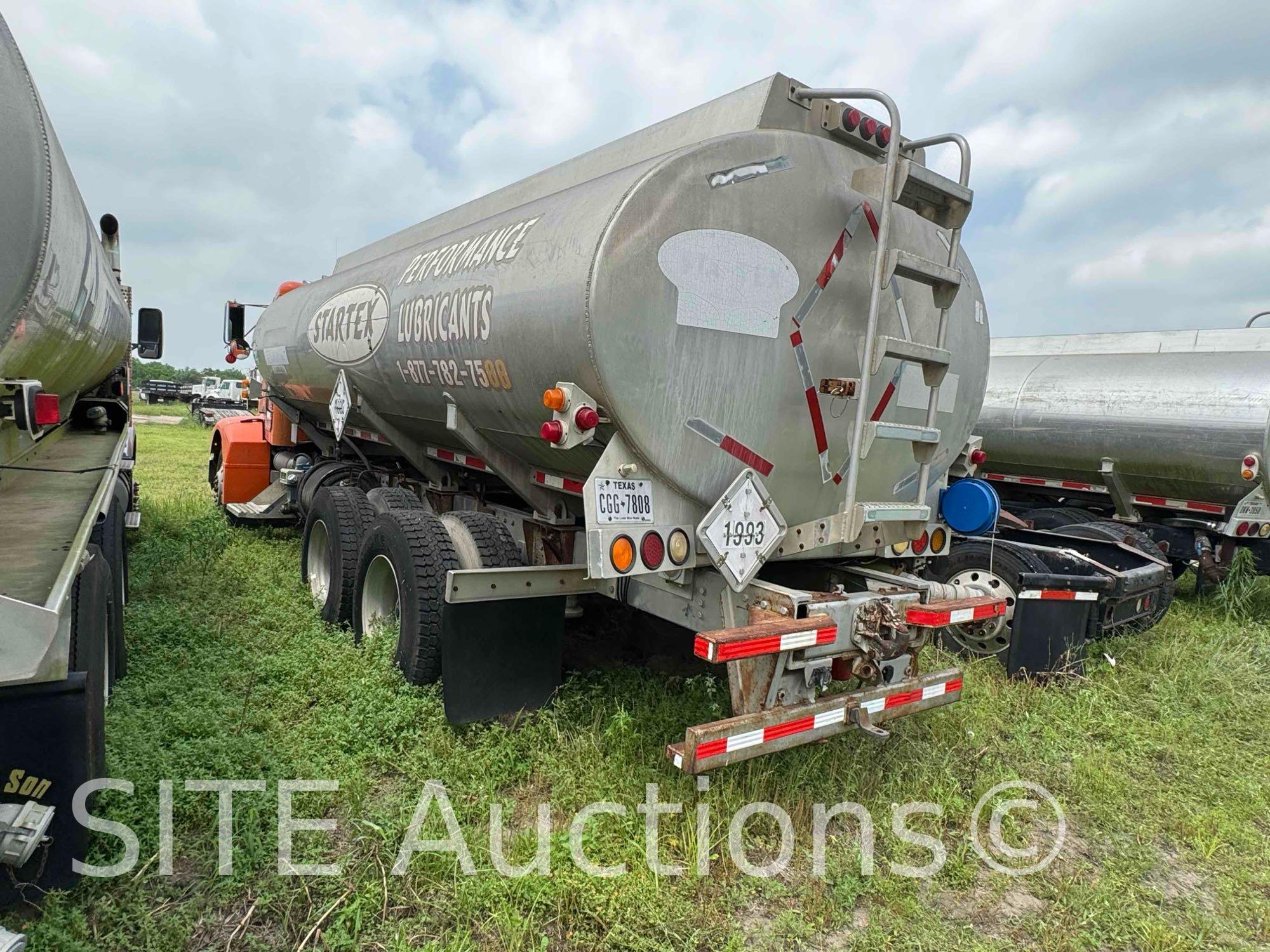 1999 Peterbilt 385 T/A Fuel Truck