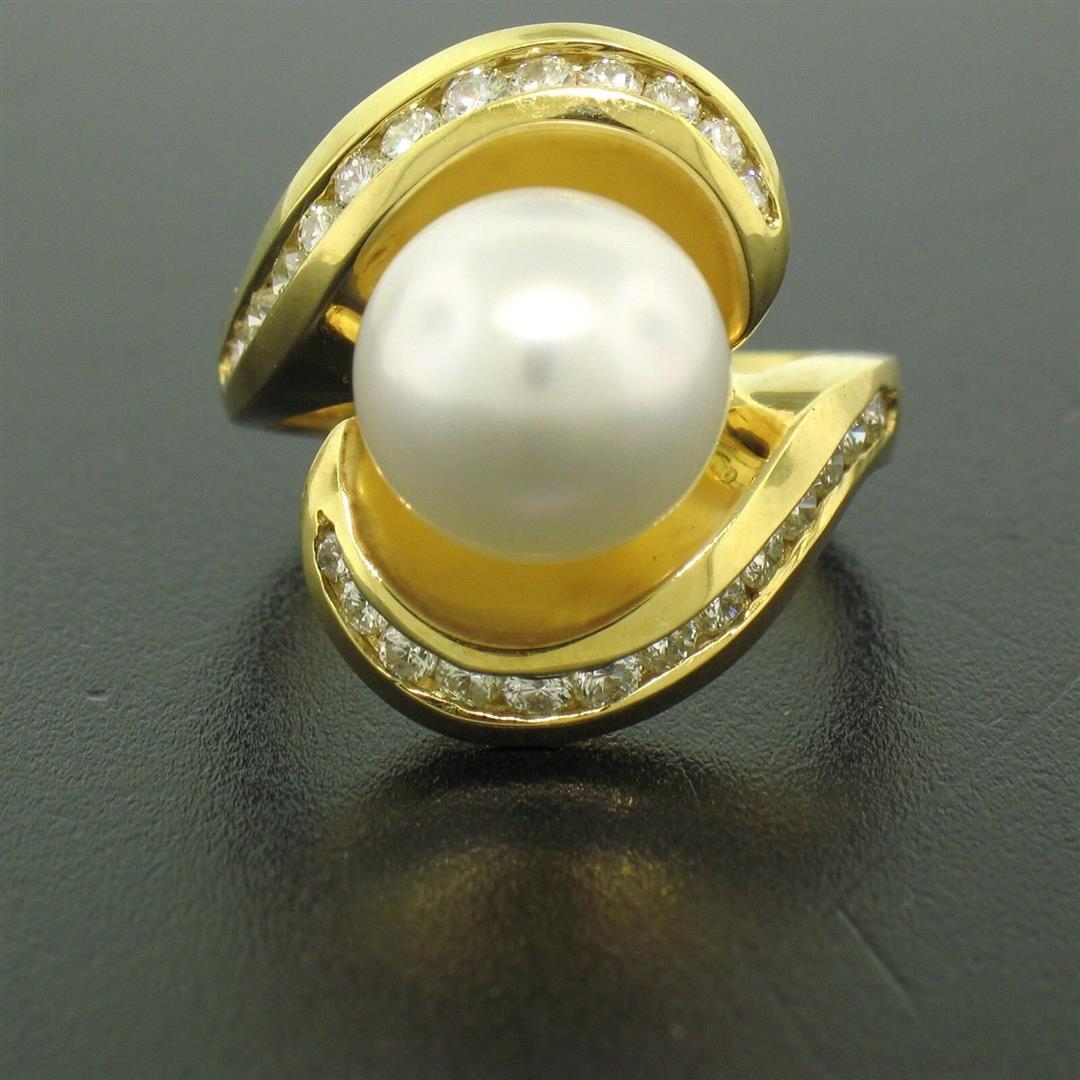 Large 18k Yellow Gold 10.6mm Round White Pearl Solitaire & Diamond Cocktail Ring