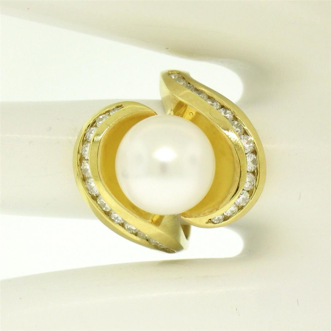 Large 18k Yellow Gold 10.6mm Round White Pearl Solitaire & Diamond Cocktail Ring