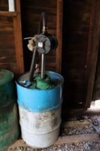 15W-40 Oil Barrell with Dayton Hand Pump
