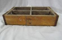 ANTIQUE COCA COLA WOODEN CRATE DIVIDED IN 4 JACKSONVILLE, IL
