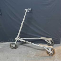 Trikke 8 3CV Cambering 3 Wheel Scooter