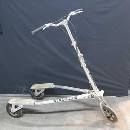 Trikke 8 3CV Cambering 3 Wheel Scooter