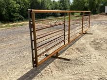 24ft Free Standing Panel With Gate
