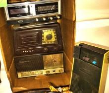 VINTAGE RADIOS "AS IS" - PICK UP ONLY