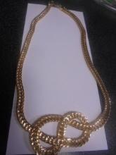Beautiful Ladies 18k Gold Plated Necklace
