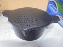 The Pampered Chef Micro Cooker Pan