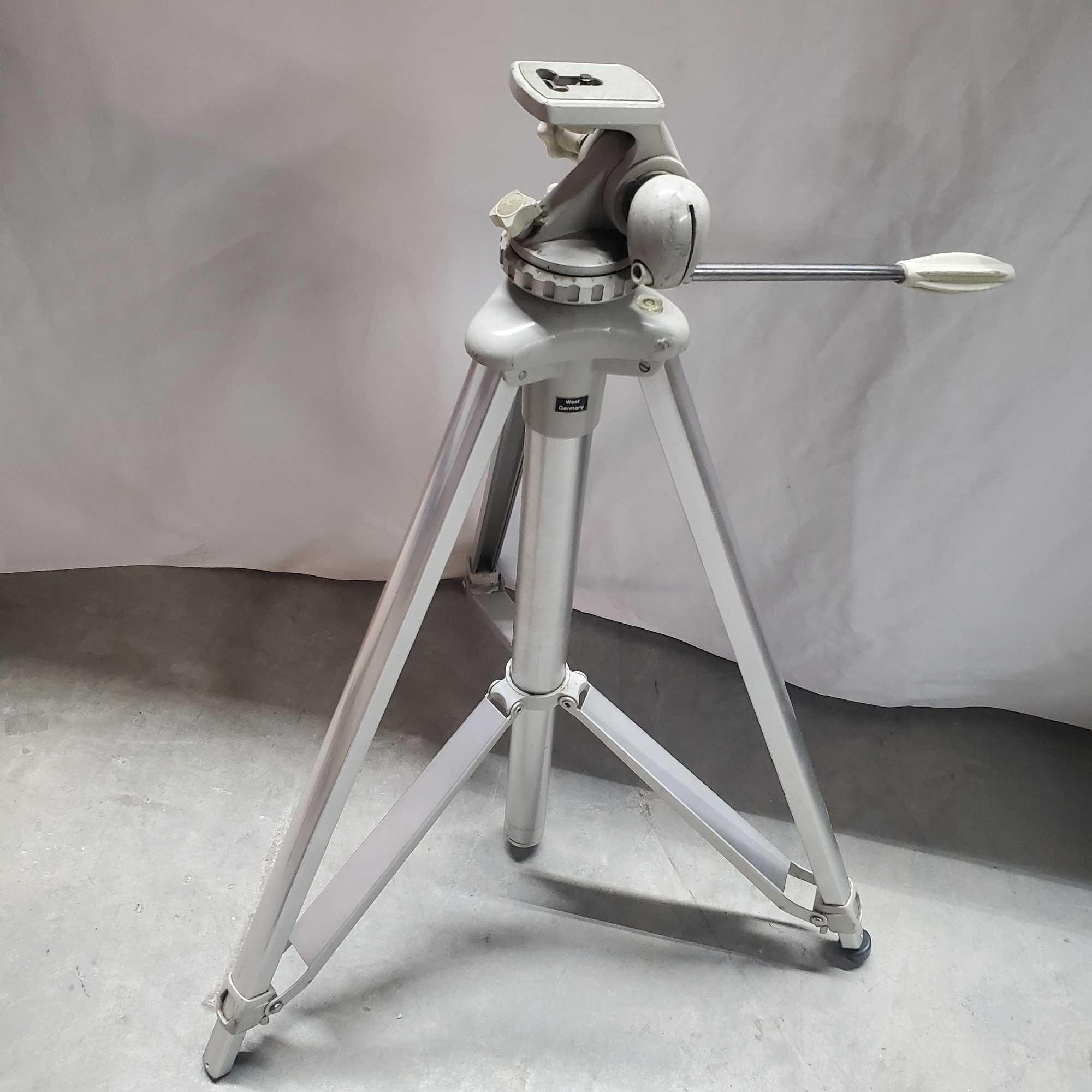 Questar Catadioptric Apochromatic Telescope 3 1/2" With Linhof Tripod Stand