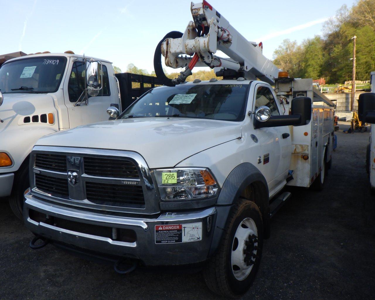 2012 DODGE Ram 5500 HD w/Altec AT37-G Bucket   Altec Utility Body   Cummins