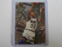 1995-96 FLEER METAL SHAQUILLE O'NEAL NUTS AND BOLTS