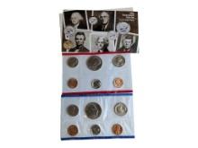 Lot of 2 - 1985 Uncirulated Coin Sets - P & D