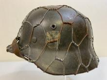 WWII GERMAN  M40 COMBAT HELMET WITH WIRE NET AND LINER Q62