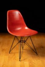 Vintage Herman-Miller Eames Chair in Red 3