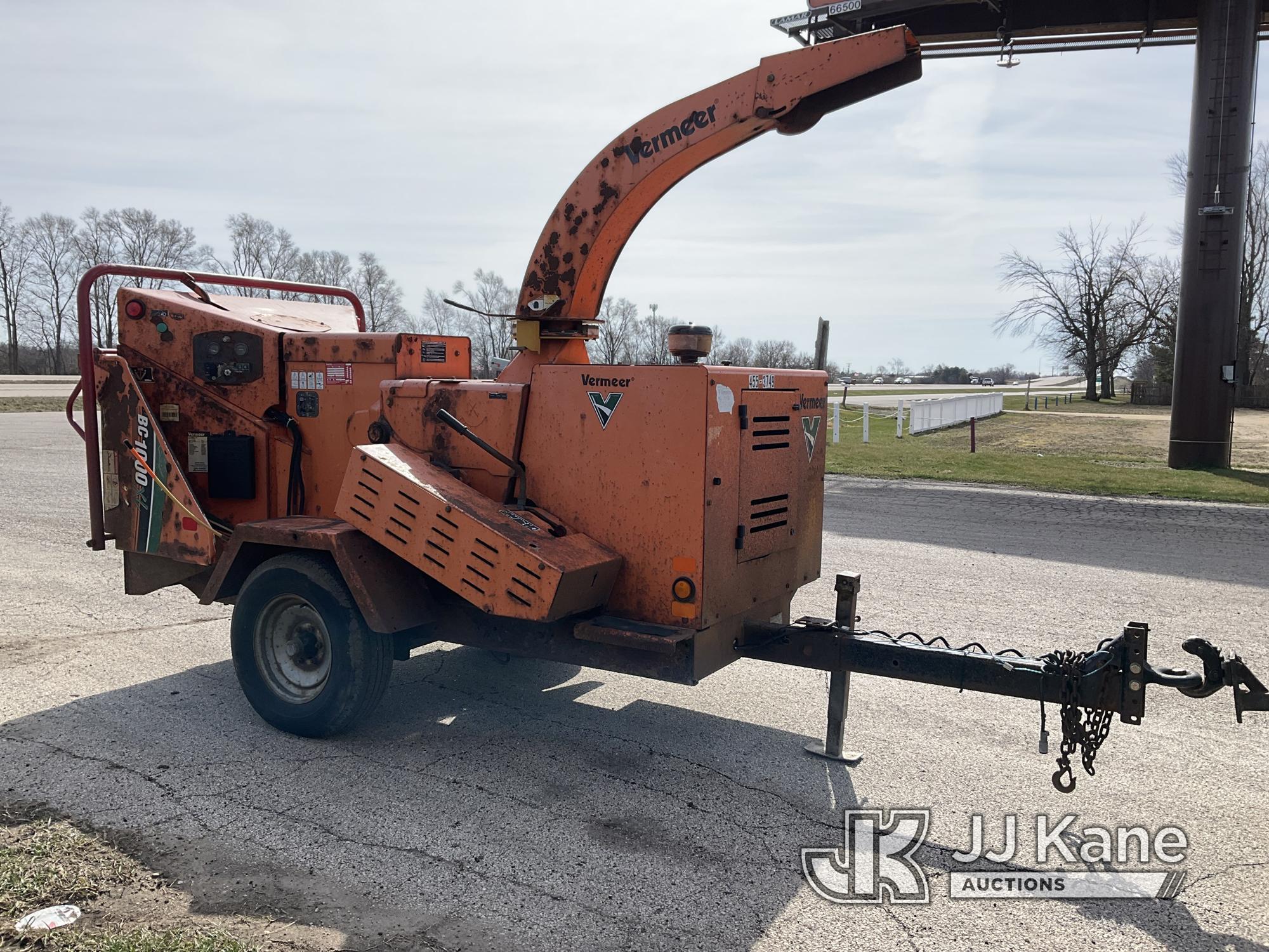 (South Beloit, IL) 2013 Vermeer BC1000XL Chipper (12in Drum) Starts, Engages