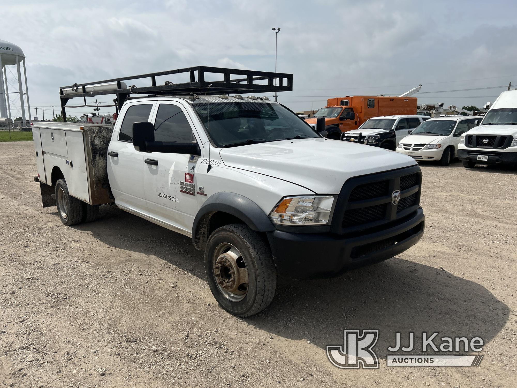 (Waxahachie, TX) 2016 RAM 4500 4x4 Crew-Cab Service Truck Runs & Moves)(Minor Body Damage