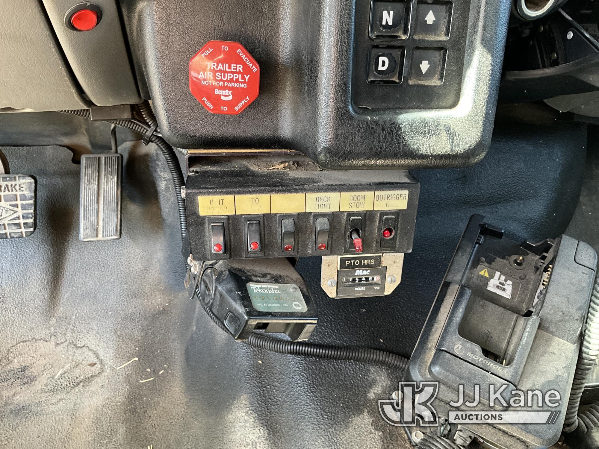 (San Antonio, TX) Terex/Telelect HiRanger 5FC-55, Bucket mounted behind cab on 2002 Ford F750 Utilit