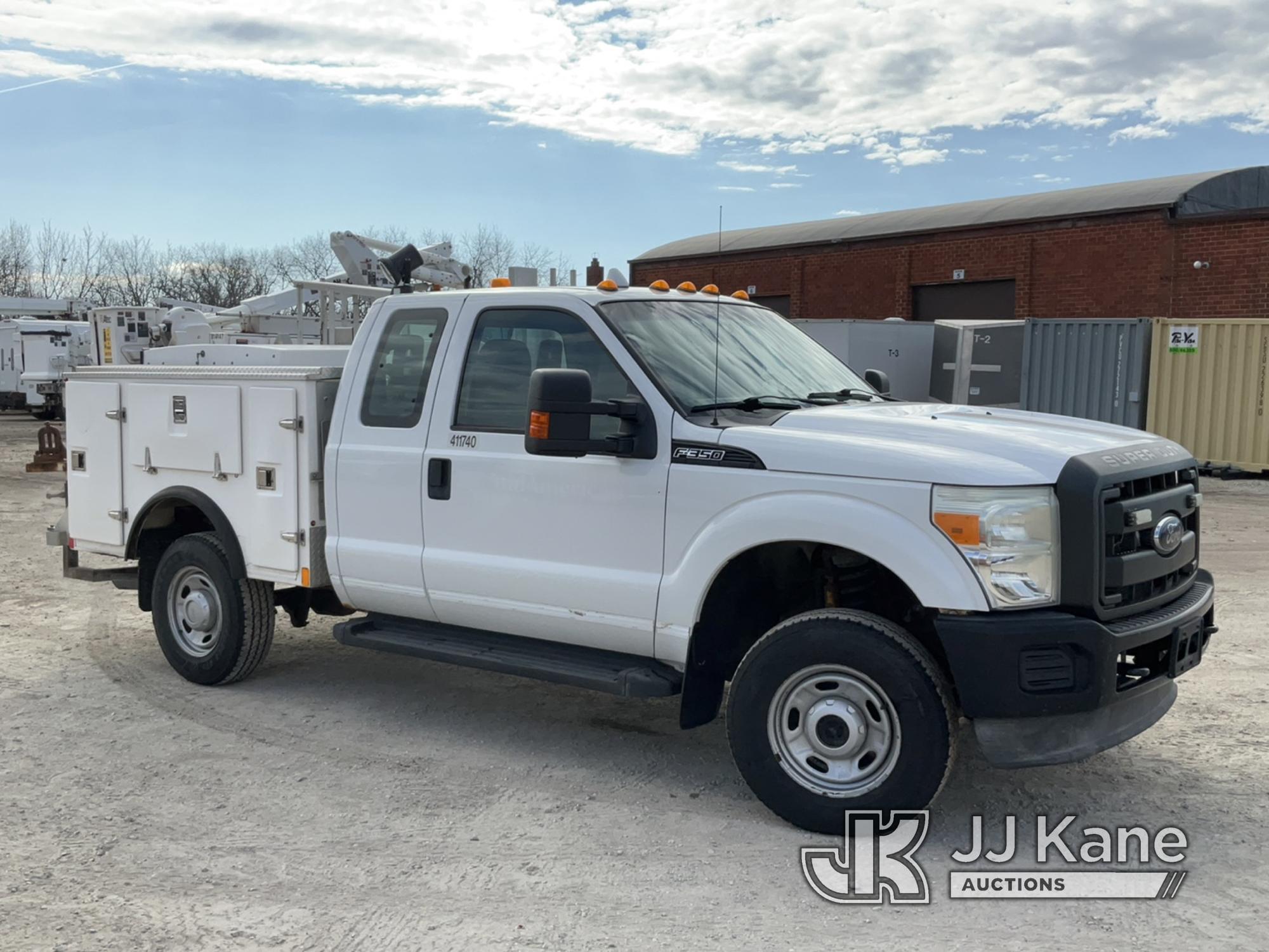 (Des Moines, IA) 2012 Ford F350 4x4 Extended-Cab Enclosed Service Truck Runs and Moves