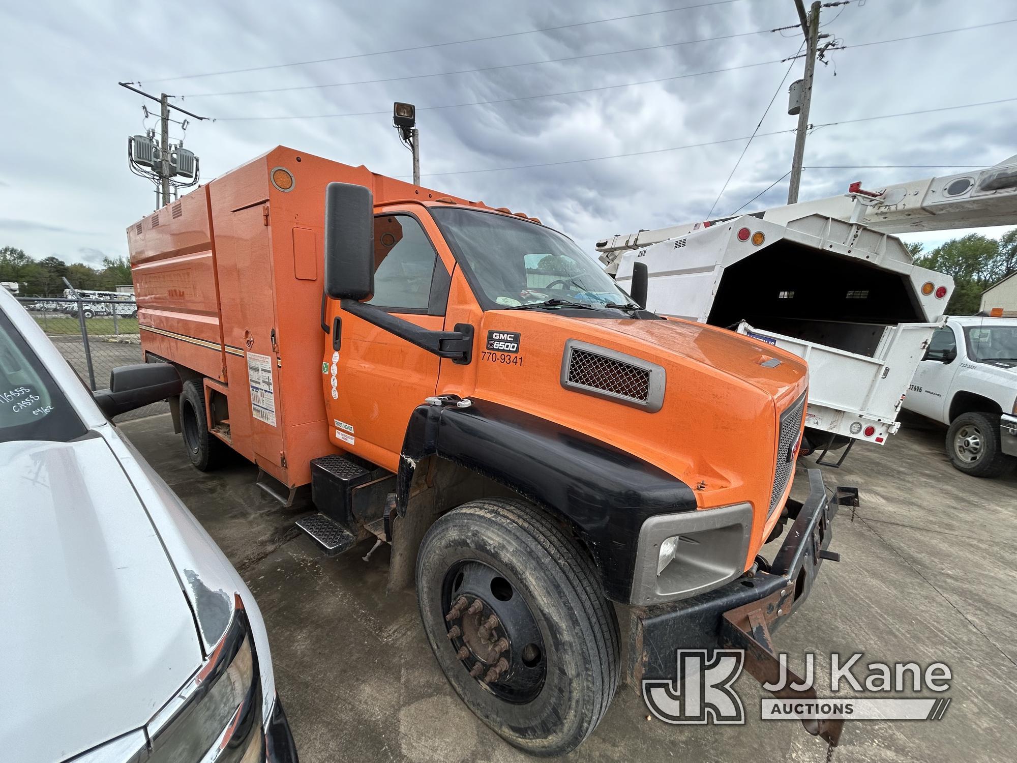 (Conway, AR) 2009 GMC C6500 Chipper Dump Truck Runs) (Does Not Move, Trans Out, Odometer Does Not Tr