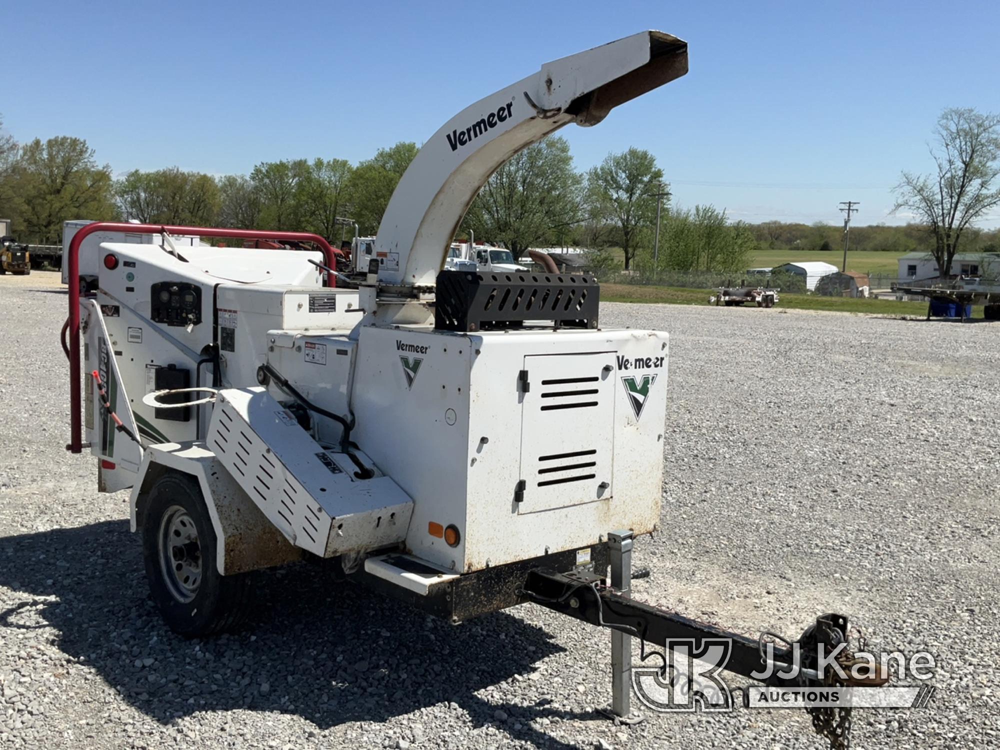 (Hawk Point, MO) 2016 Vermeer BC1000XL Chipper (12in Drum) No Title) (Runs & Operates)(Display Shows