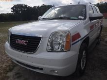 6-06137 (Cars-SUV 4D)  Seller: Gov-East Manatee County Fire 2013 GMC YUKON