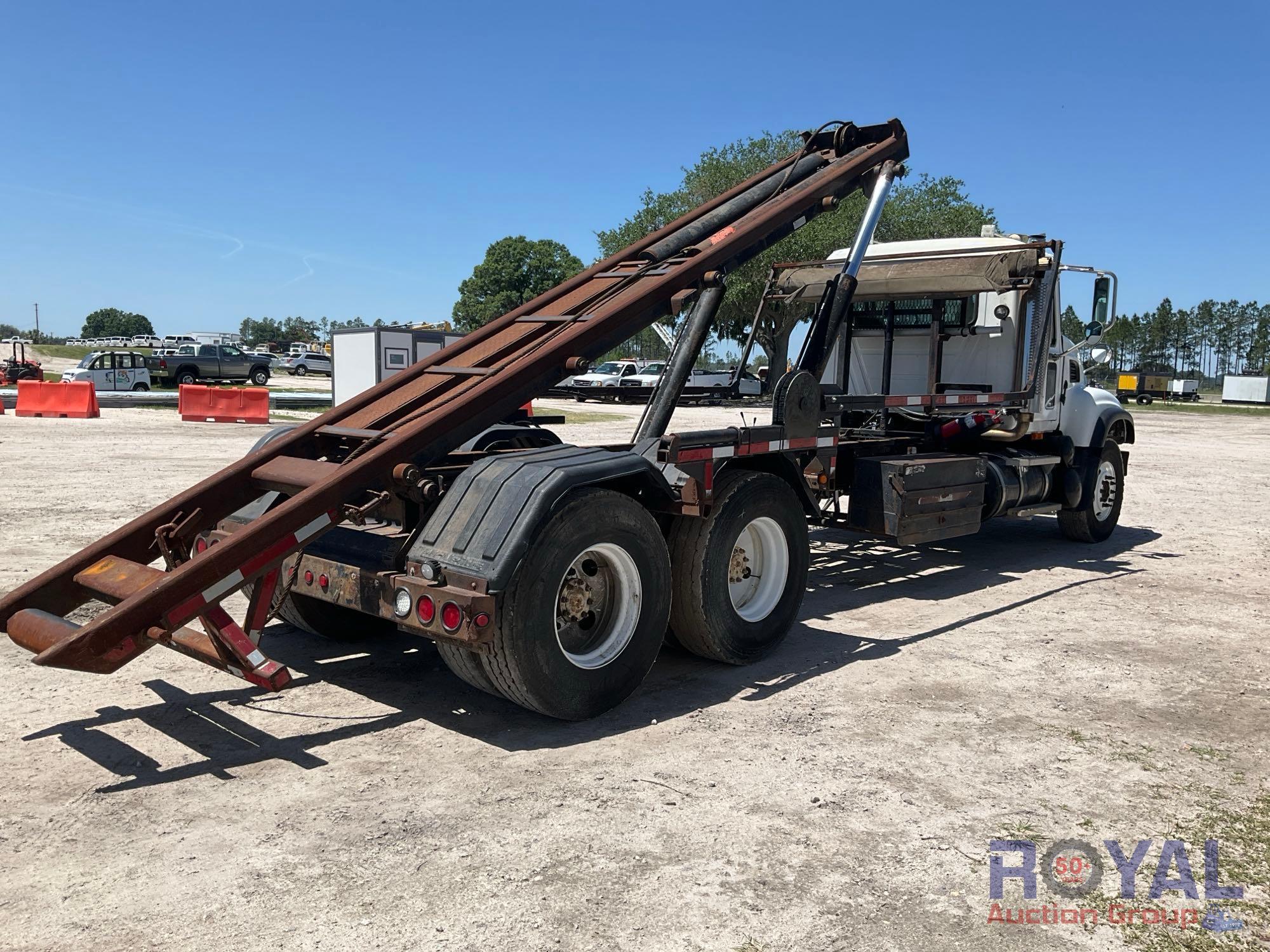 2005 Mack CV713 Galbreath UR-OR-174 Rolloff Truck