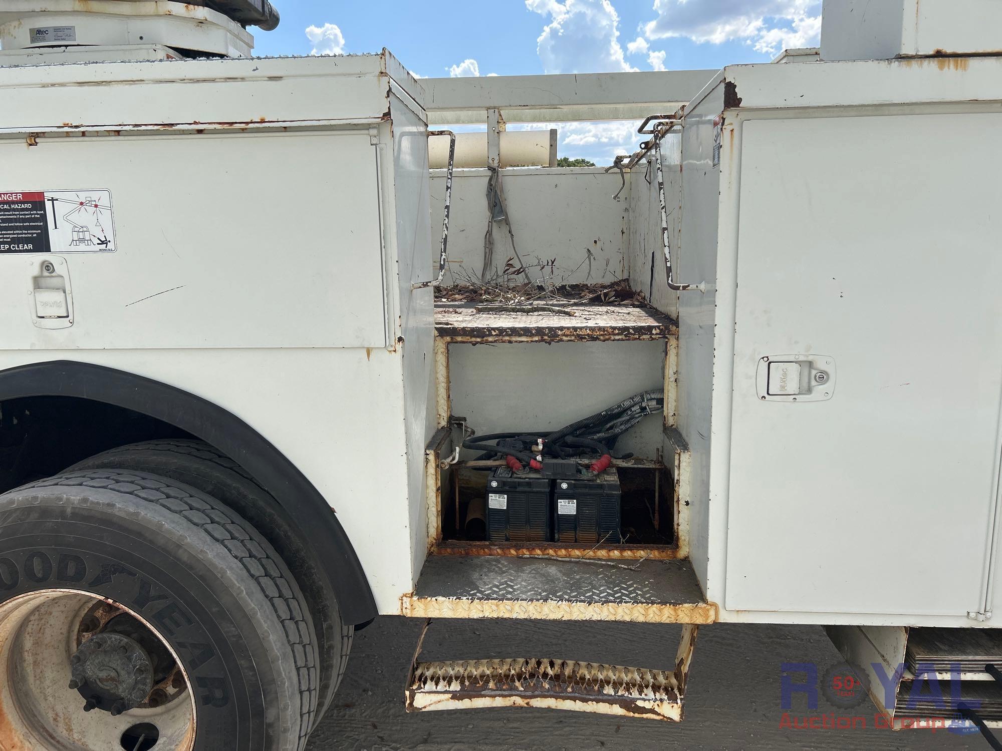 2009 International 7400 4x4 Altec AM55F Material Handler Bucket Truck