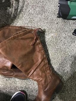 Boots size 7 1/2 -bags Laskey