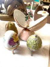Egg shaped trinket boxes