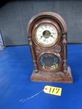 MANTLE CLOCK  16 T 2 KEYS AND PENDULUM