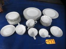 IMPERIAL CHINA SET  32 PCS.