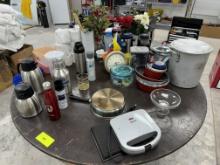 Table Lot of Kitchen Utensils / Tools & More - Please see pics for additional specs.